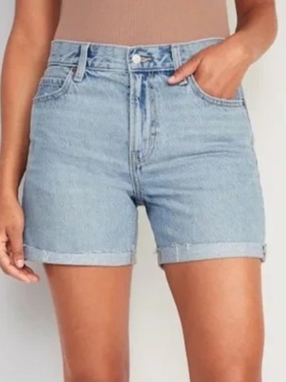 Old Navy High Rise Slouchy Straight Cut-Off Jean Shorts Light Wash Size 16 NEW